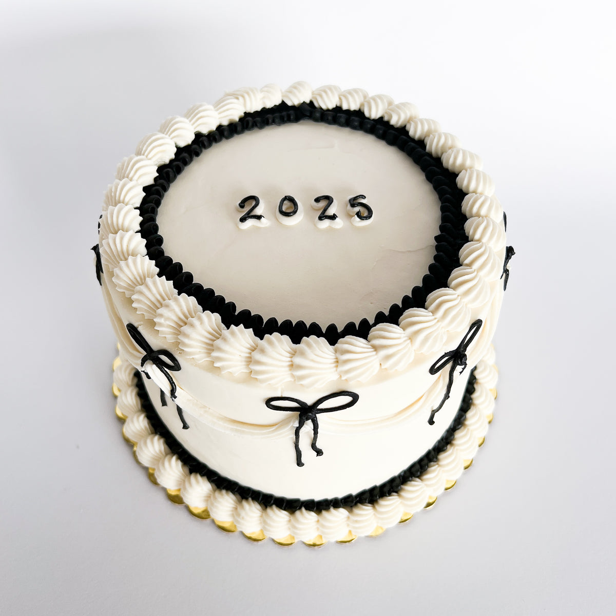 2025 Vintage Cake