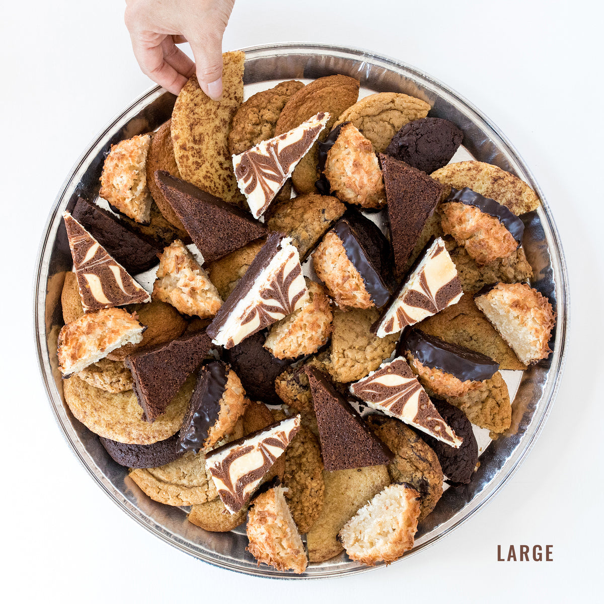https://www.dolcebakes.com/cdn/shop/products/Cookie.platter.large.w.type_600x@2x.jpg?v=1598371386